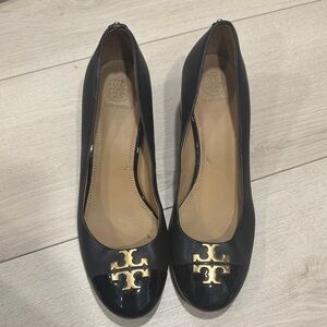 Tory Burch Black Flats with Gold Logo Heel 8.5